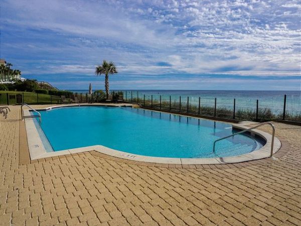 Gorgeous Vacation Condo in Santa Rosa Beach Sleeps 8 Guests