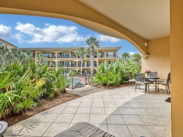 Gorgeous Vacation Condo in Santa Rosa Beach Sleeps 8 Guests