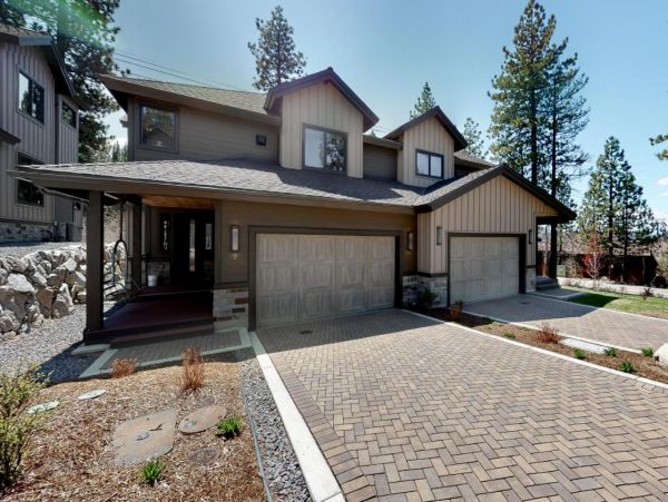 Lake Tahoe Gorgeous Two-Story Townhouse Spa & Fireplace