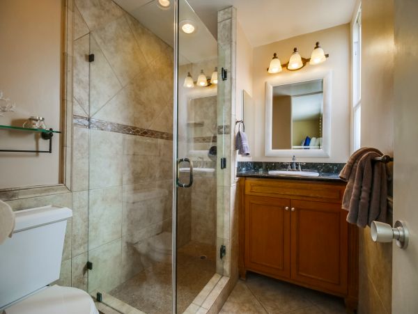 Mission Beach Lovely 2 Bedroom Condo with Bay Views Sleeps 6