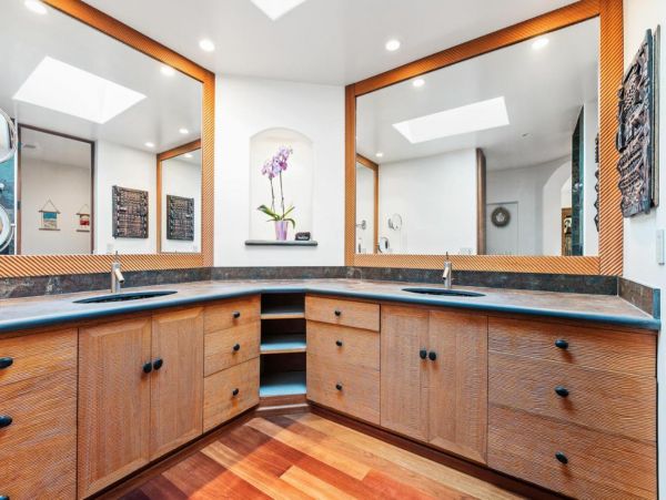 Luxurious 4 Bedroom Home in La Jolla Sleeps 10