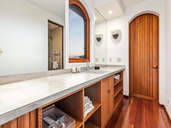 Luxurious 4 Bedroom Home in La Jolla Sleeps 10