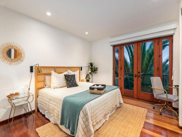 Luxurious 4 Bedroom Home in La Jolla Sleeps 10