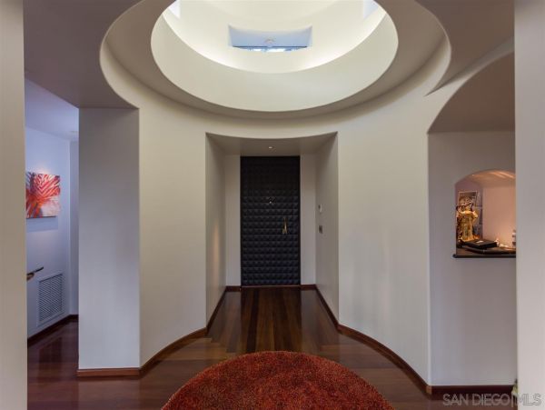 Luxurious 4 Bedroom Home in La Jolla Sleeps 10