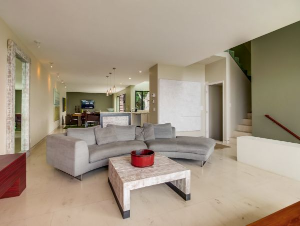 Beautiful Home with 4 Bedrooms and Private Spa