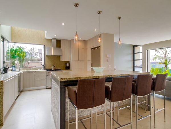 Beautiful Home with 4 Bedrooms and Private Spa