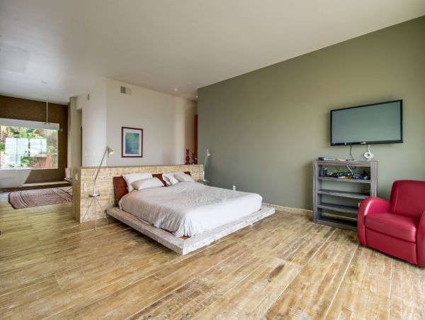 Beautiful Home with 4 Bedrooms and Private Spa