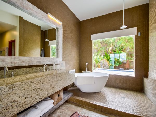 Beautiful Home with 4 Bedrooms and Private Spa