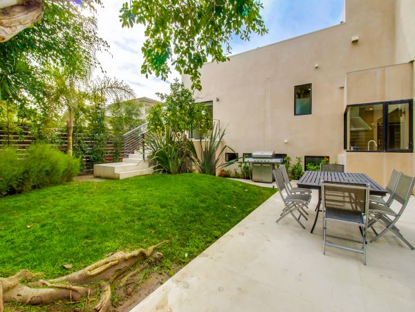 Beautiful Home with 4 Bedrooms and Private Spa