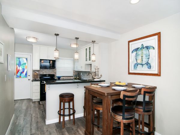 Lovely Mission Beach Vacation Condo with Bay Views
