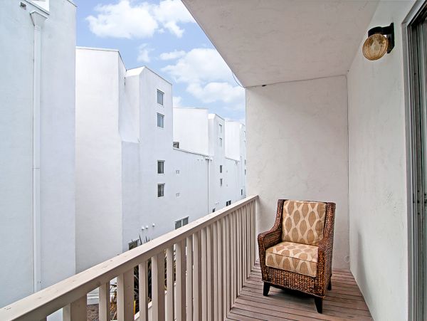 Lovely Mission Beach Vacation Condo with Bay Views