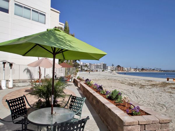 Lovely Mission Beach Vacation Condo with Bay Views