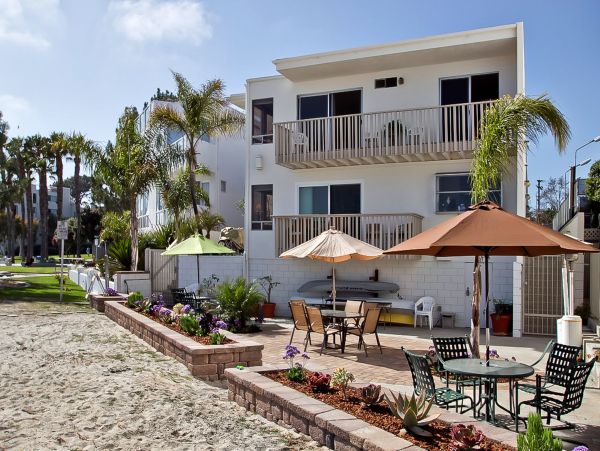 Lovely Mission Beach Vacation Condo with Bay Views