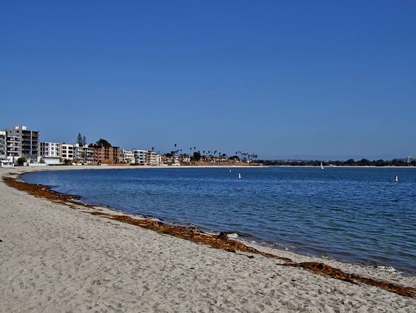 Lovely Mission Beach Vacation Condo with Bay Views