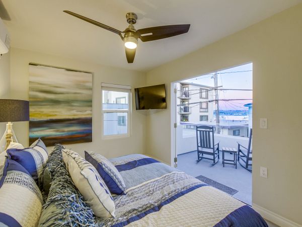 Mission Beach Bayside Rental with 3 Bedrooms & Deck