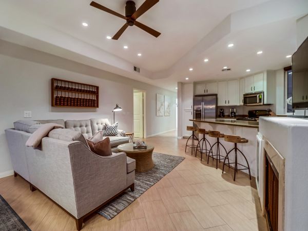 MISSION BEACH 4 BEDROOMS SLEEPS 10 OCEAN FRONT