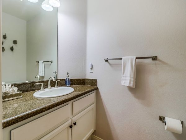 MISSION BEACH 4 BEDROOMS SLEEPS 10 OCEAN FRONT