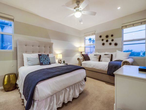 MISSION BEACH 4 BEDROOMS SLEEPS 10 OCEAN FRONT