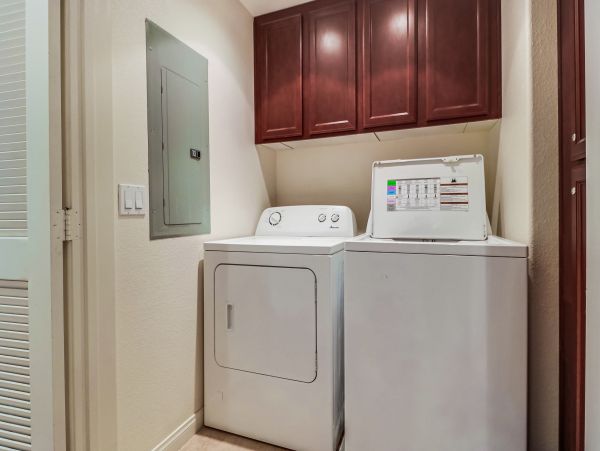 MISSION BEACH 4 BEDROOMS SLEEPS 10 OCEAN FRONT