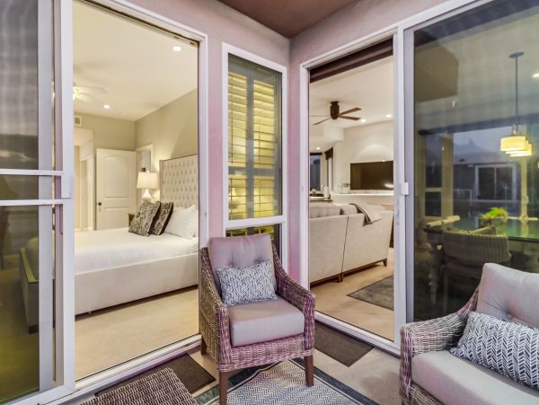 MISSION BEACH 4 BEDROOMS SLEEPS 10 OCEAN FRONT