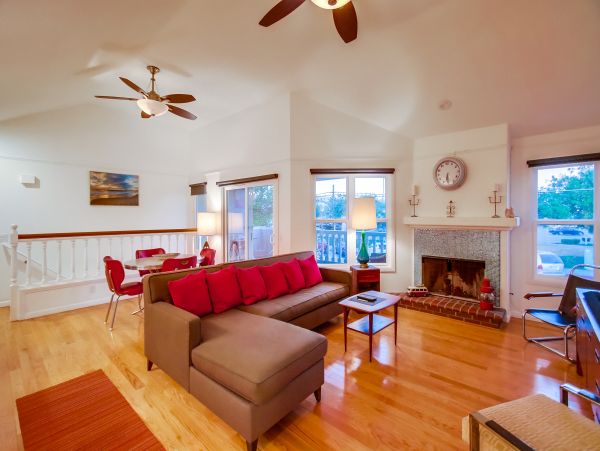 Pacific Beach Vacation Condo Two bedroom Walk to Beach