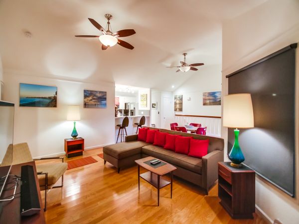 Pacific Beach Vacation Condo Two bedroom Walk to Beach