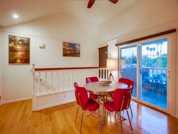 Pacific Beach Vacation Condo Two bedroom Walk to Beach