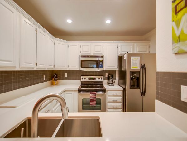 Pacific Beach Vacation Condo Two bedroom Walk to Beach