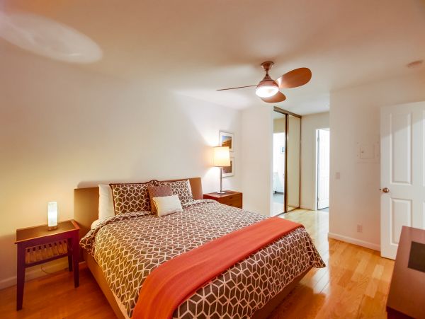 Pacific Beach Vacation Condo Two bedroom Walk to Beach