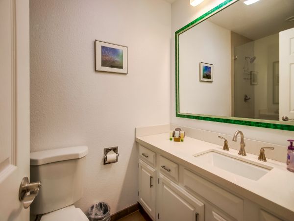 Pacific Beach Vacation Condo Two bedroom Walk to Beach