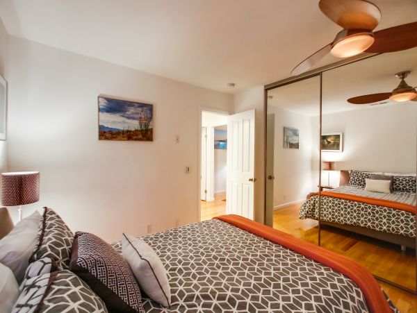 Pacific Beach Vacation Condo Two bedroom Walk to Beach