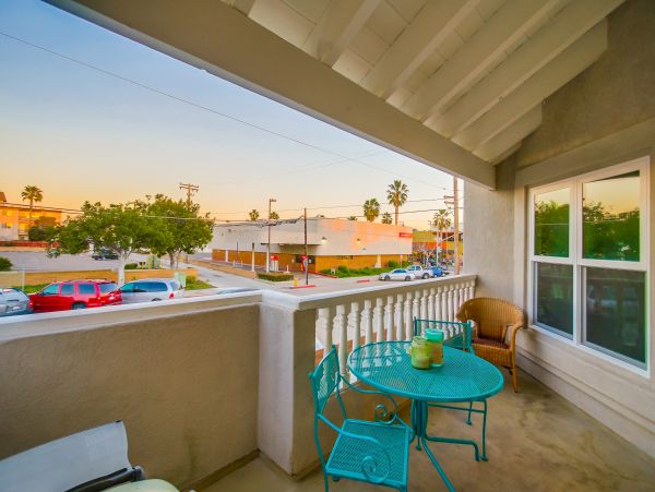 Pacific Beach Vacation Condo Two bedroom Walk to Beach