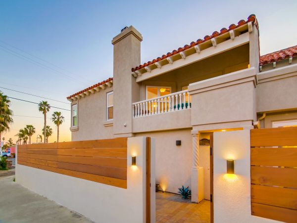 Pacific Beach Vacation Condo Two bedroom Walk to Beach