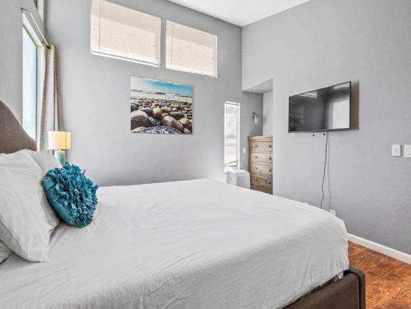 Ocean Beach Vacation Home Two Bedrooms 4 Block from Beach