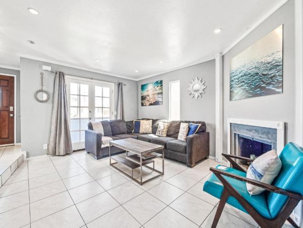 Ocean Beach Vacation Home Two Bedrooms 4 Block from Beach