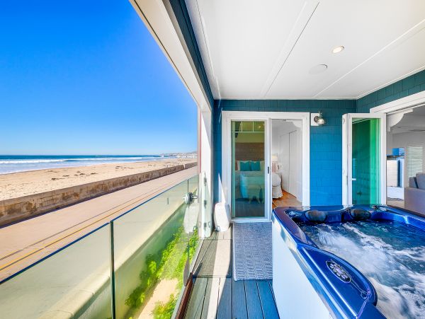 Mission Beach Luxury Oceanfront Rental Hot Tub & Great Views