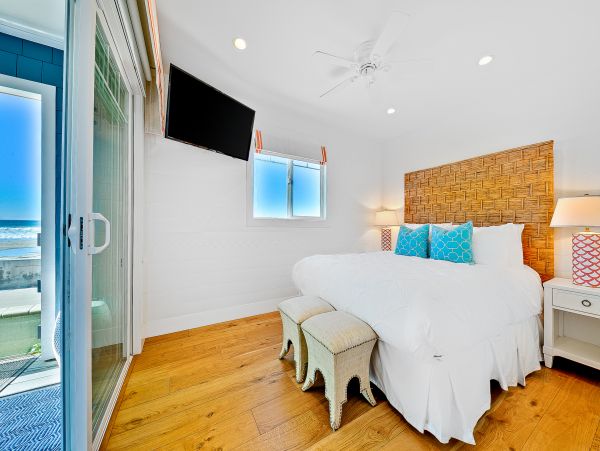 Mission Beach Luxury Oceanfront Rental Hot Tub & Great Views