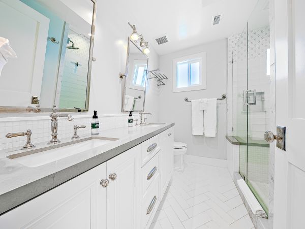 Modern Oceanfront 4 Bedroom Home with Private Spa Sleeps 11