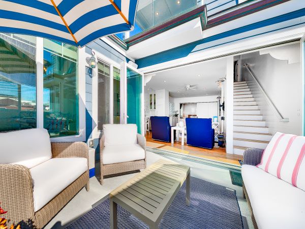 Modern Oceanfront 4 Bedroom Home with Private Spa Sleeps 11