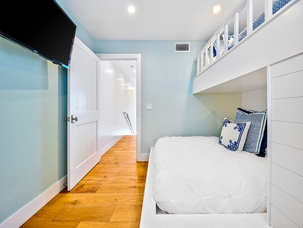 Modern Oceanfront 4 Bedroom Home with Private Spa Sleeps 11