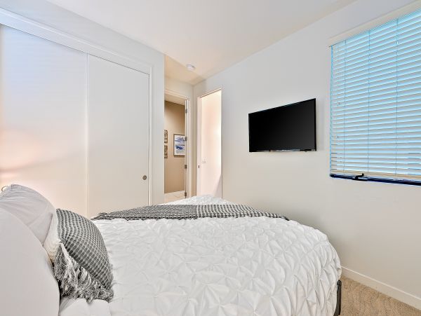 Ocean Beach Vacation Condo 3 Bedroom Beachfront