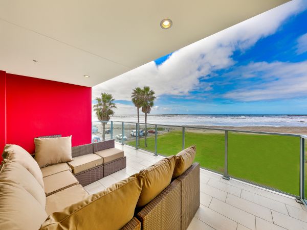 Ocean Beach Vacation Condo 3 Bedroom Beachfront
