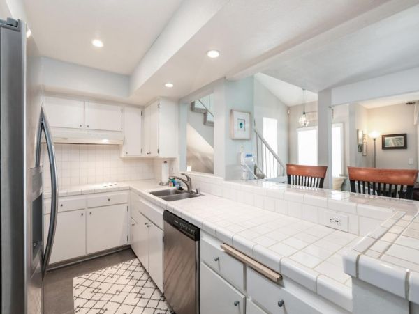 Spacious 3 Bedroom Home in Hermosa Beach Sleeps 6