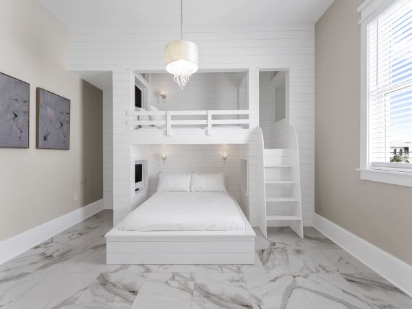 Destin Elegant Four Bedroom Vacation Home Near the Beach