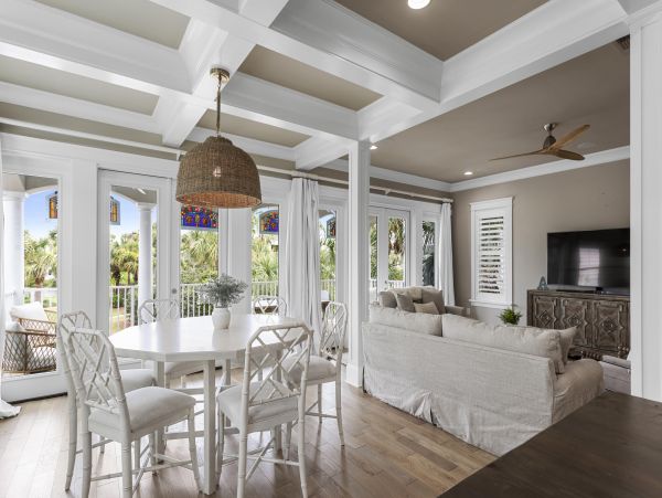 Destin Elegant Four Bedroom Vacation Home Near the Beach