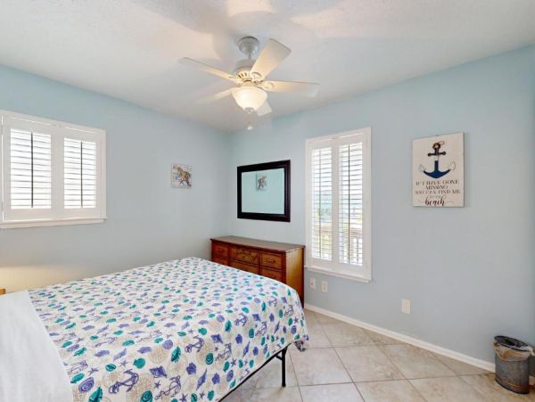 Charming Canal-Side Property in Marathon, Florida Keys- Perfect for Couples
