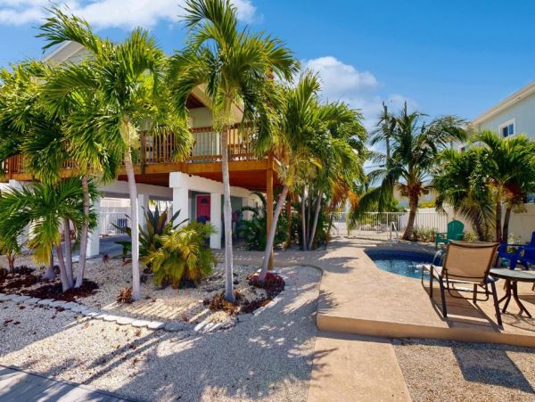 Charming Canal-Side Property in Marathon, Florida Keys- Perfect for Couples