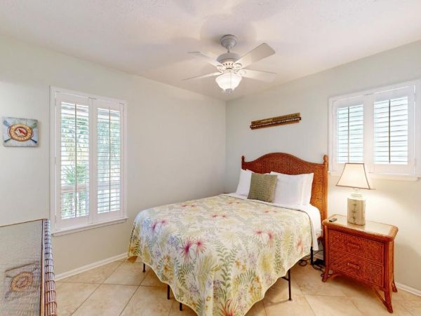 Charming Canal-Side Property in Marathon, Florida Keys- Perfect for Couples