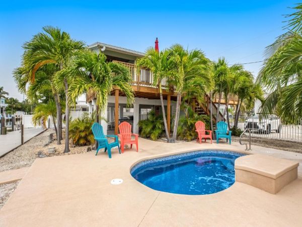 Charming Canal-Side Property in Marathon, Florida Keys- Perfect for Couples