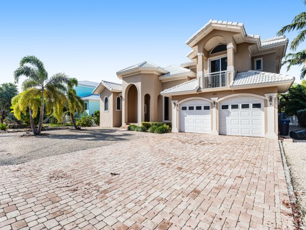 Magnificent Marathon Vacation Home away from Home
